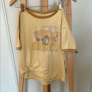 American Eagle Tailgate Bronco Graphic Tan T-Shirt Size XS